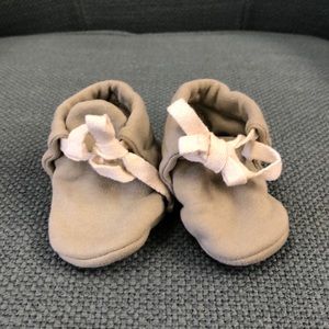 quincy mae baby booties